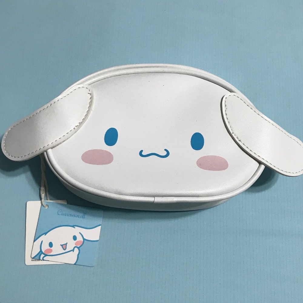 Cinnamoroll Figural Face Small Crossbody bag